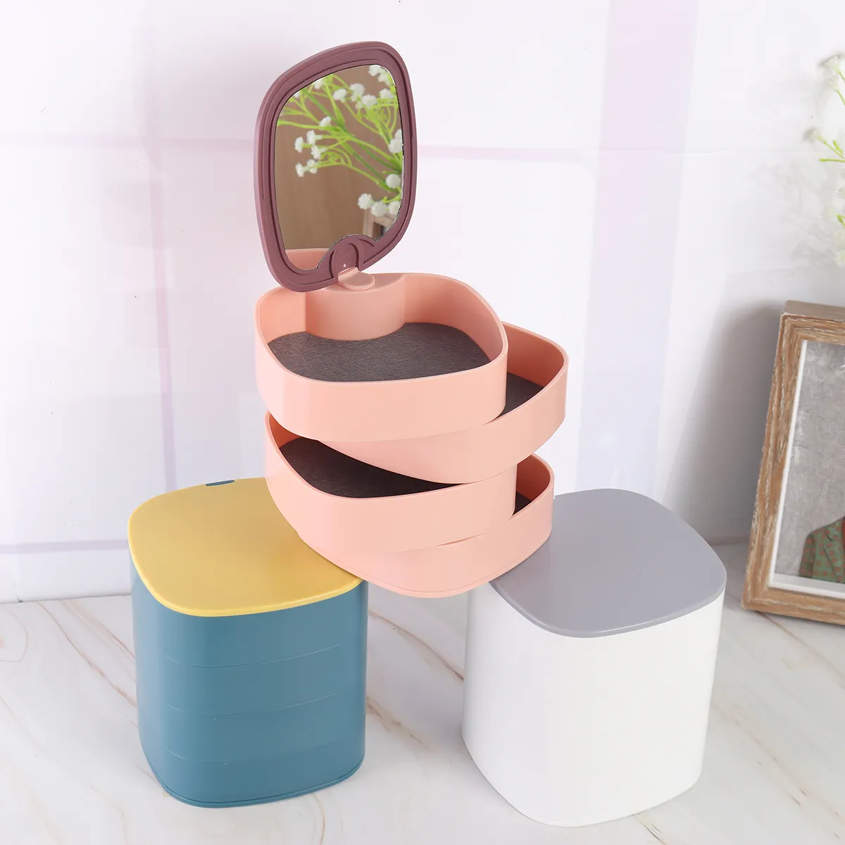 360° Rotating Jewelry Storage Box 4 Layers Portable Travel Jewelry Holder (Random Color)