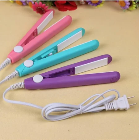 Mini Small Hair Straightener Student Mini Crystal Flat Iron Bangs Straight Fashion Portable Hair Styling Tools (Random Colors)